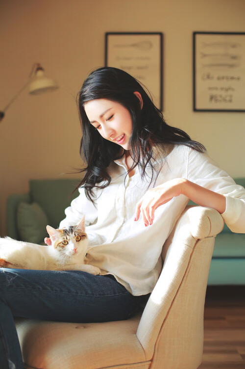 开云真人-特色足球文化在国际文化节中亮相，推动多元文化交融，足球文化衫