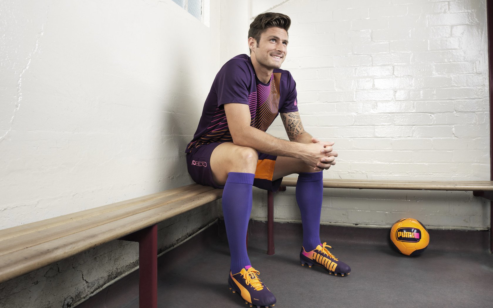 3-1！曼城狂造3神迹，哈兰德双响打崩黑马，瓜帅盛赞比肩梅罗凭啥？